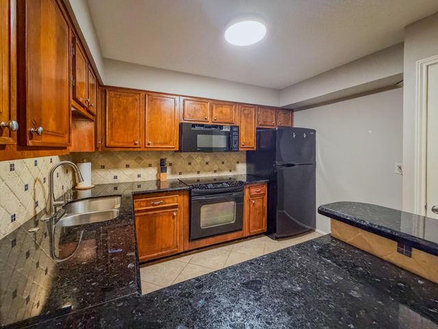 2574 Marilee Lane 23, Houston, TX 77057