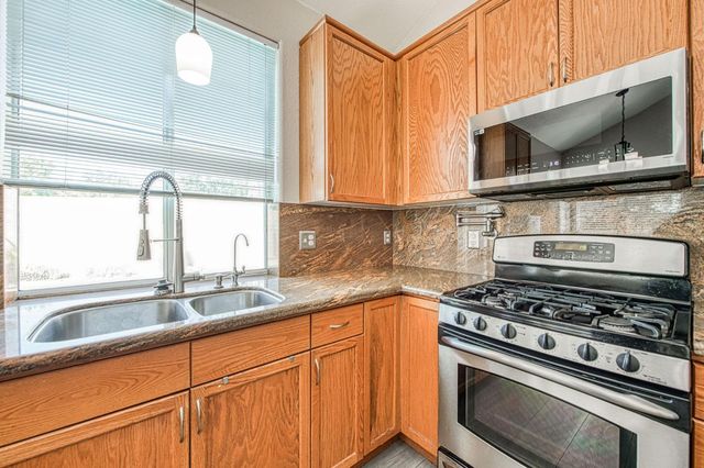 9595 N Woodrow Avenue, Fresno, CA 93720