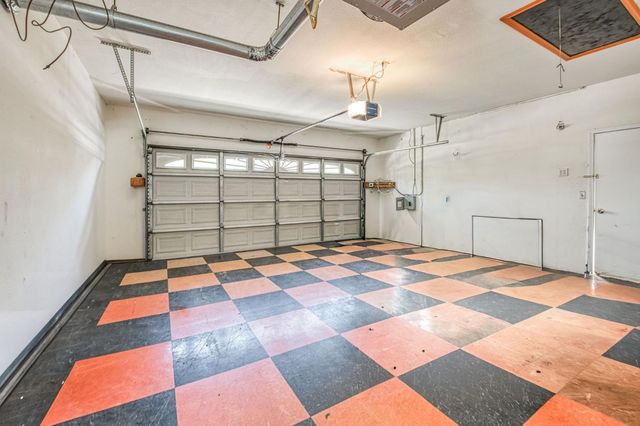 9595 N Woodrow Avenue, Fresno, CA 93720