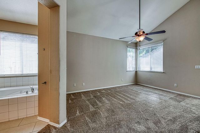 9595 N Woodrow Avenue, Fresno, CA 93720