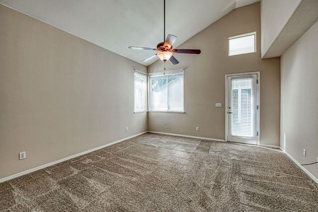 9595 N Woodrow Avenue, Fresno, CA 93720