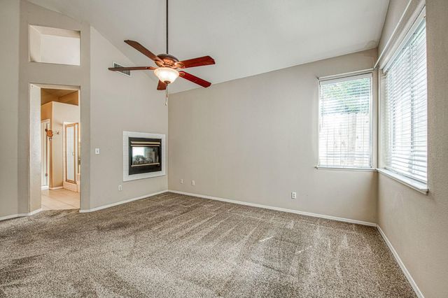 9595 N Woodrow Avenue, Fresno, CA 93720