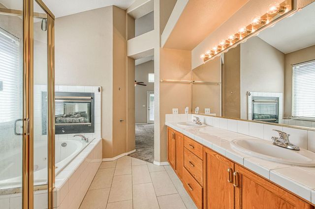 9595 N Woodrow Avenue, Fresno, CA 93720