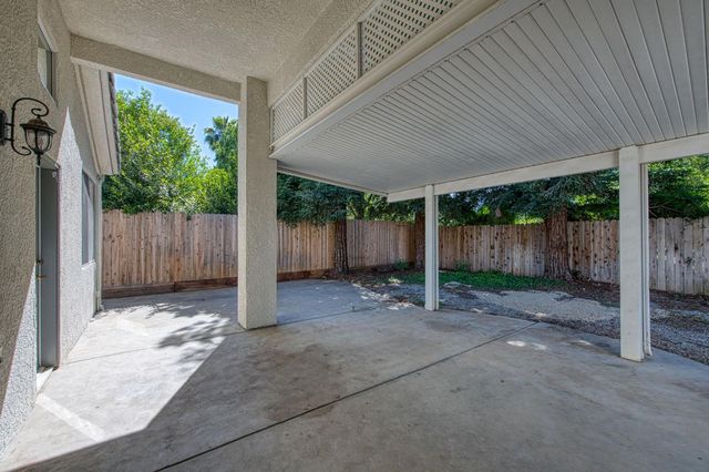9595 N Woodrow Avenue, Fresno, CA 93720