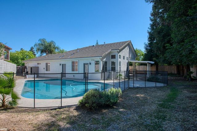 9595 N Woodrow Avenue, Fresno, CA 93720