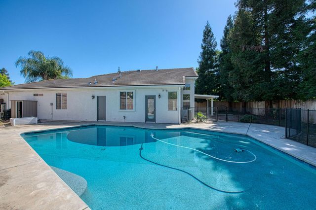 9595 N Woodrow Avenue, Fresno, CA 93720