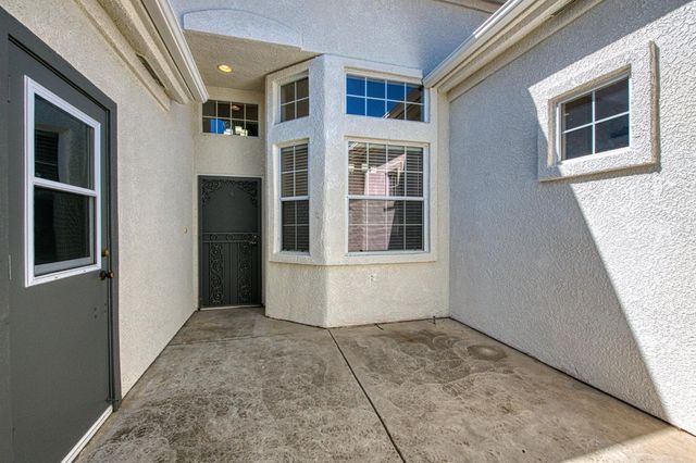 9595 N Woodrow Avenue, Fresno, CA 93720