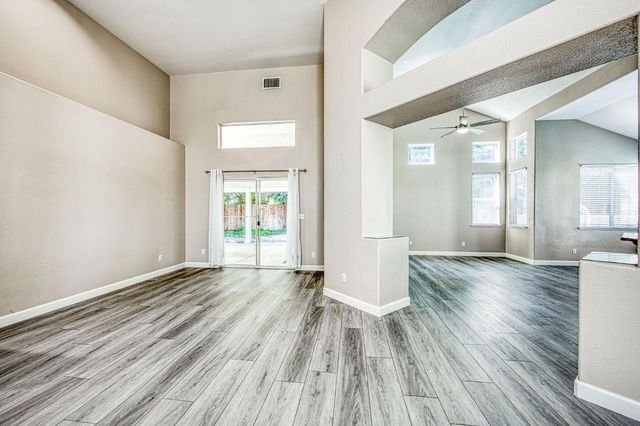 9595 N Woodrow Avenue, Fresno, CA 93720