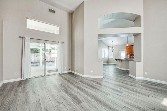 9595 N Woodrow Avenue, Fresno, CA 93720