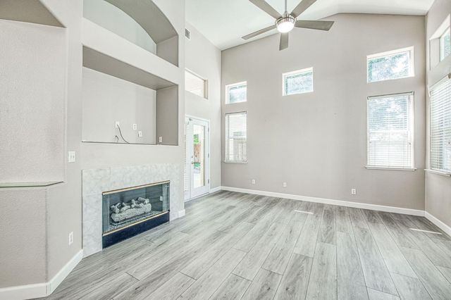 9595 N Woodrow Avenue, Fresno, CA 93720