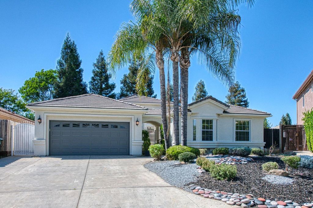 9595 N Woodrow Avenue, Fresno, CA 93720