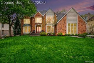 1699 Old Homestead Drive, Rochester Hills, MI 48306