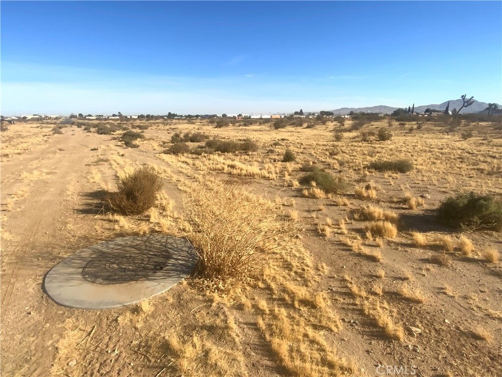 1 Air Expressway, Adelanto, CA 92301