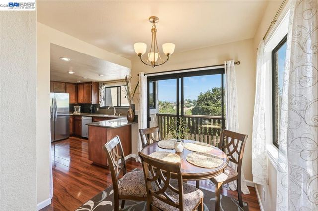 27468 Hayward Blvd, Hayward, CA 94542