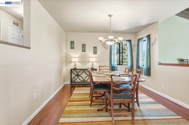 27468 Hayward Blvd, Hayward, CA 94542