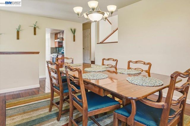 27468 Hayward Blvd, Hayward, CA 94542