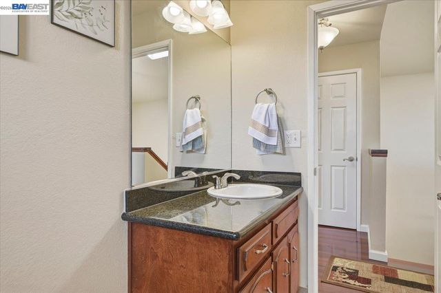 27468 Hayward Blvd, Hayward, CA 94542