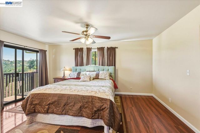 27468 Hayward Blvd, Hayward, CA 94542