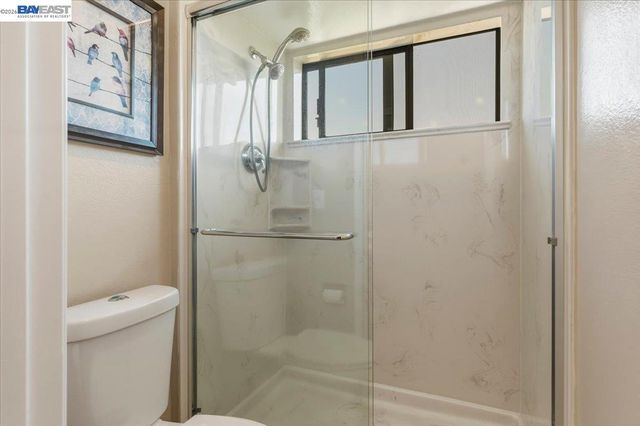 27468 Hayward Blvd, Hayward, CA 94542