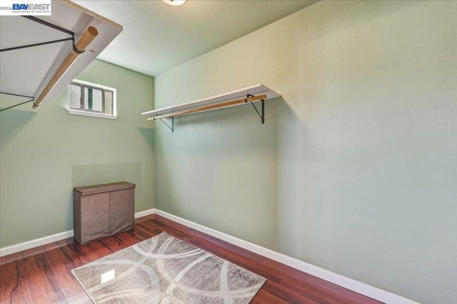 27468 Hayward Blvd, Hayward, CA 94542