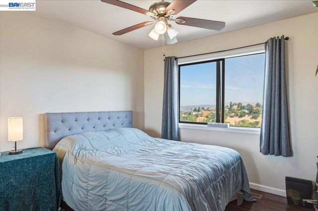 27468 Hayward Blvd, Hayward, CA 94542
