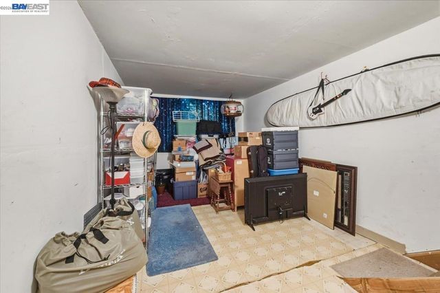 27468 Hayward Blvd, Hayward, CA 94542