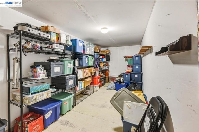 27468 Hayward Blvd, Hayward, CA 94542