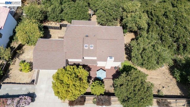 27468 Hayward Blvd, Hayward, CA 94542