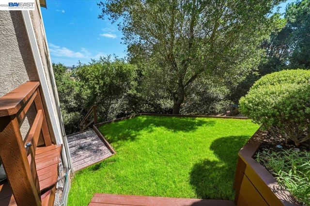 27468 Hayward Blvd, Hayward, CA 94542