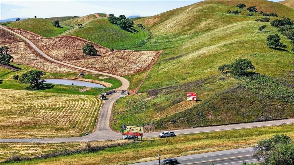 Image 16 of property listing at Pacheco Pass Hwy, Hollister, CA 95023