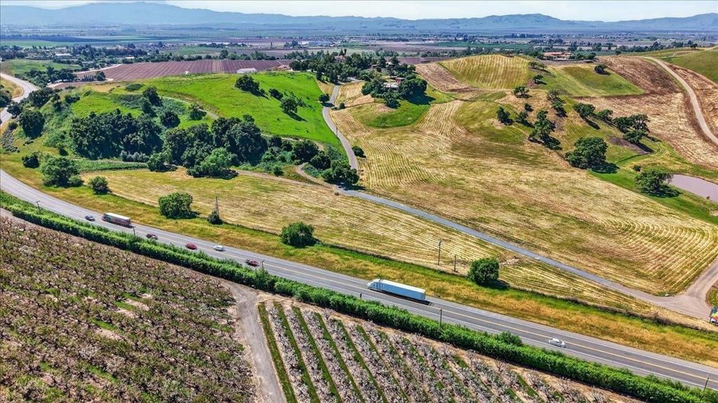 Image 3 of property listing at Pacheco Pass Hwy, Hollister, CA 95023