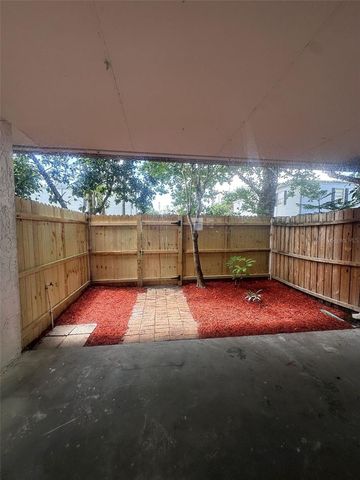 6036 AMBERLY COURT T23, Orlando, FL 32822