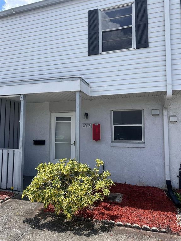 6036 AMBERLY COURT T23, Orlando, FL 32822