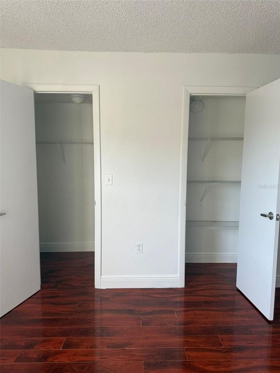 Image 6 of property listing at 6036 AMBERLY COURT T23, Orlando, FL 32822