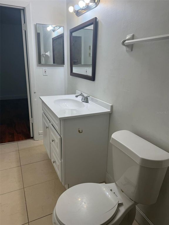 Image 7 of property listing at 6036 AMBERLY COURT T23, Orlando, FL 32822