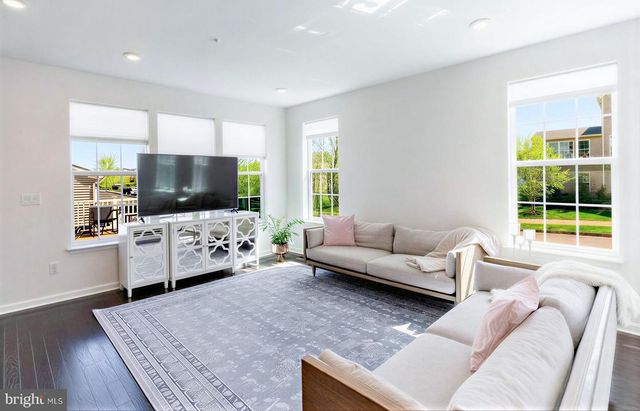 325 GOLDMAN DR, Phoenixville, PA 19460