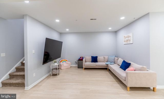 325 GOLDMAN DR, Phoenixville, PA 19460