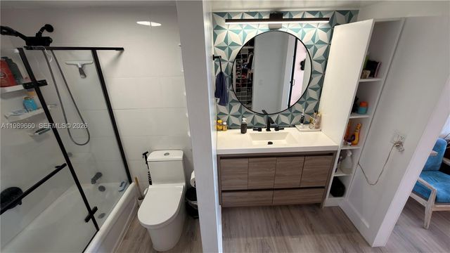 1351 NE Miami Gardens Drive 325E, Miami, FL 33179