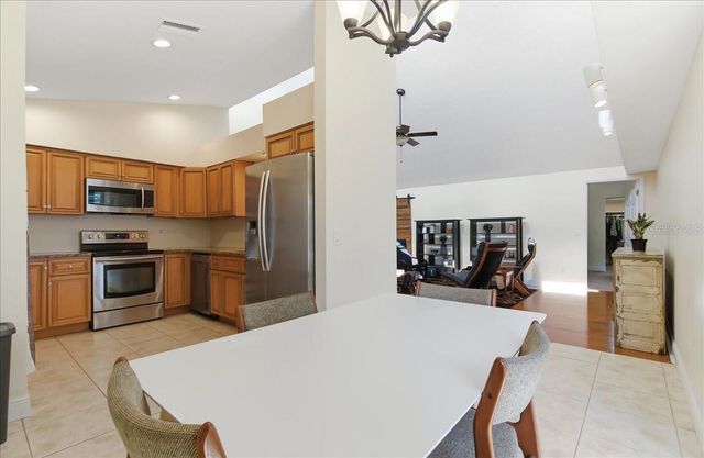 8215 COUNTRY OAKS COURT, Sarasota, FL 34243