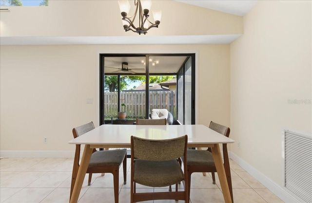 8215 COUNTRY OAKS COURT, Sarasota, FL 34243