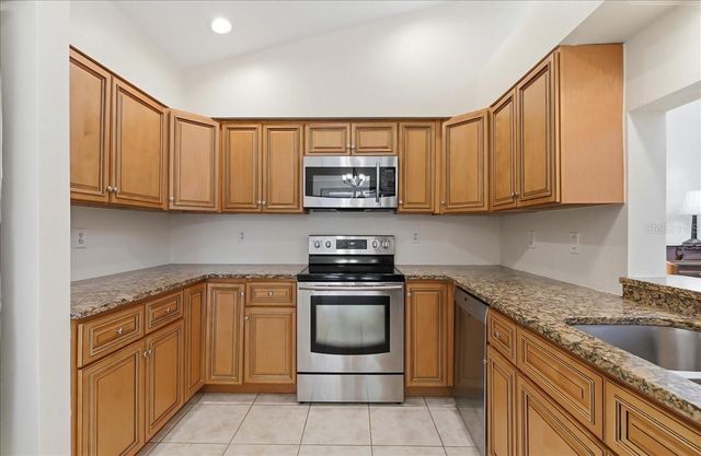 8215 COUNTRY OAKS COURT, Sarasota, FL 34243