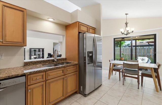8215 COUNTRY OAKS COURT, Sarasota, FL 34243
