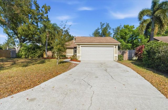 8215 COUNTRY OAKS COURT, Sarasota, FL 34243