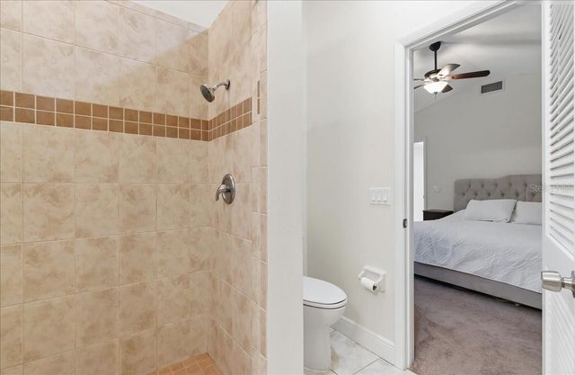 8215 COUNTRY OAKS COURT, Sarasota, FL 34243