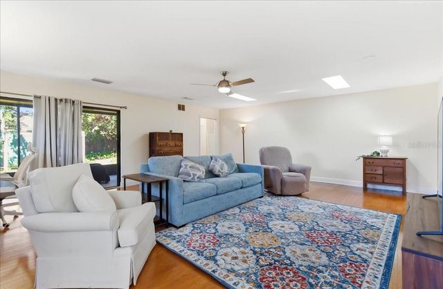 8215 COUNTRY OAKS COURT, Sarasota, FL 34243