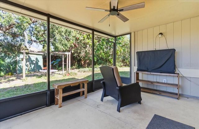 8215 COUNTRY OAKS COURT, Sarasota, FL 34243