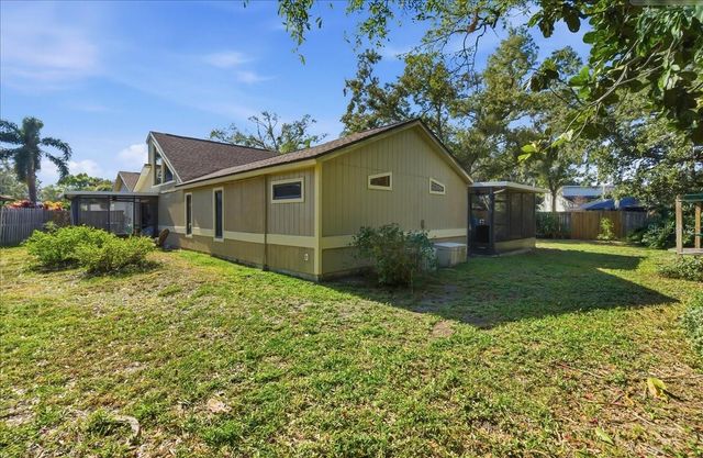 8215 COUNTRY OAKS COURT, Sarasota, FL 34243
