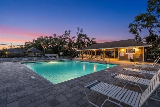 8215 COUNTRY OAKS COURT, Sarasota, FL 34243