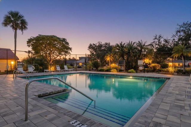 8215 COUNTRY OAKS COURT, Sarasota, FL 34243