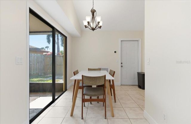 8215 COUNTRY OAKS COURT, Sarasota, FL 34243